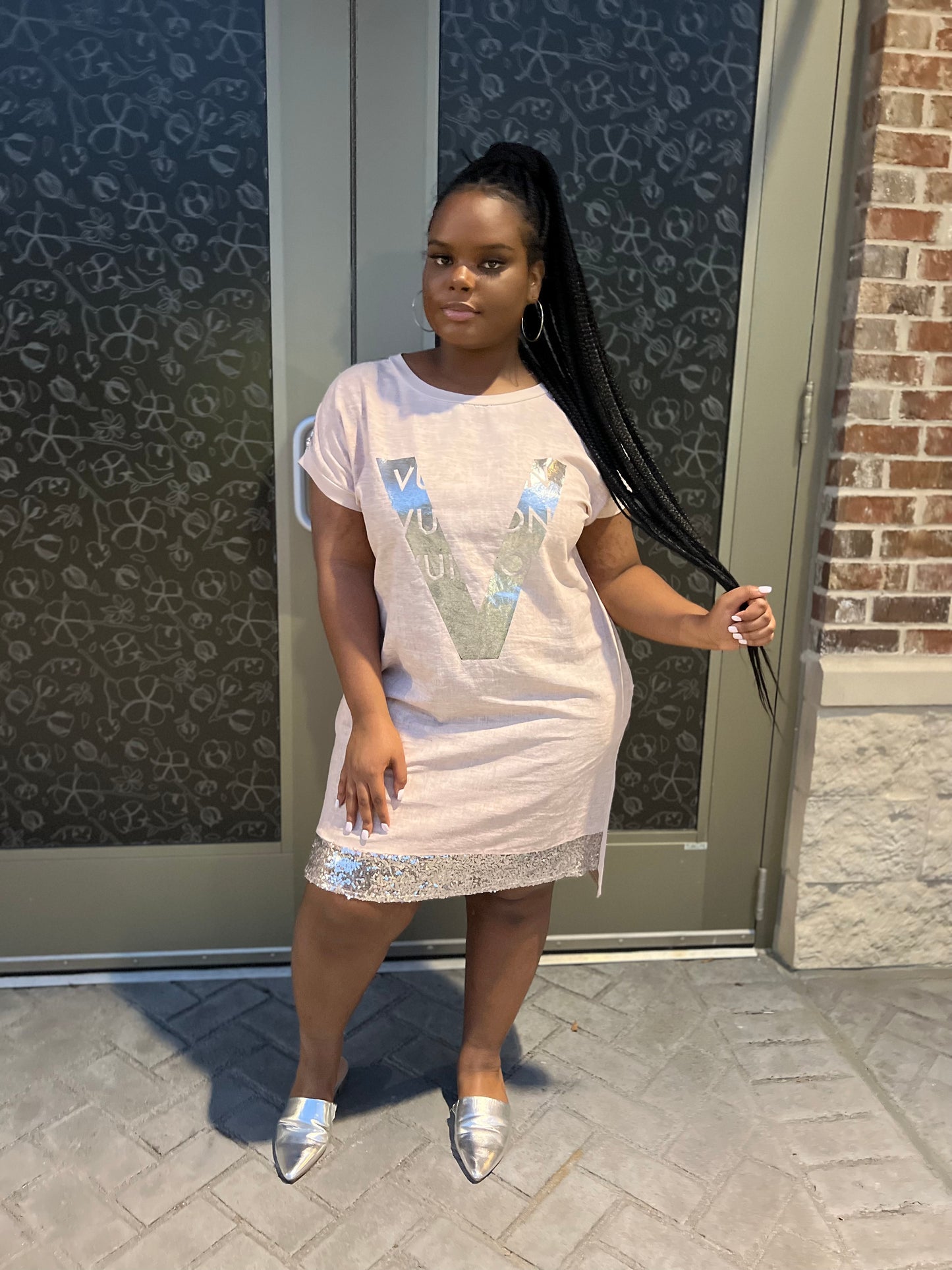 THE V SEQUIN T SHIRT DRESS | CHAMPAGNE