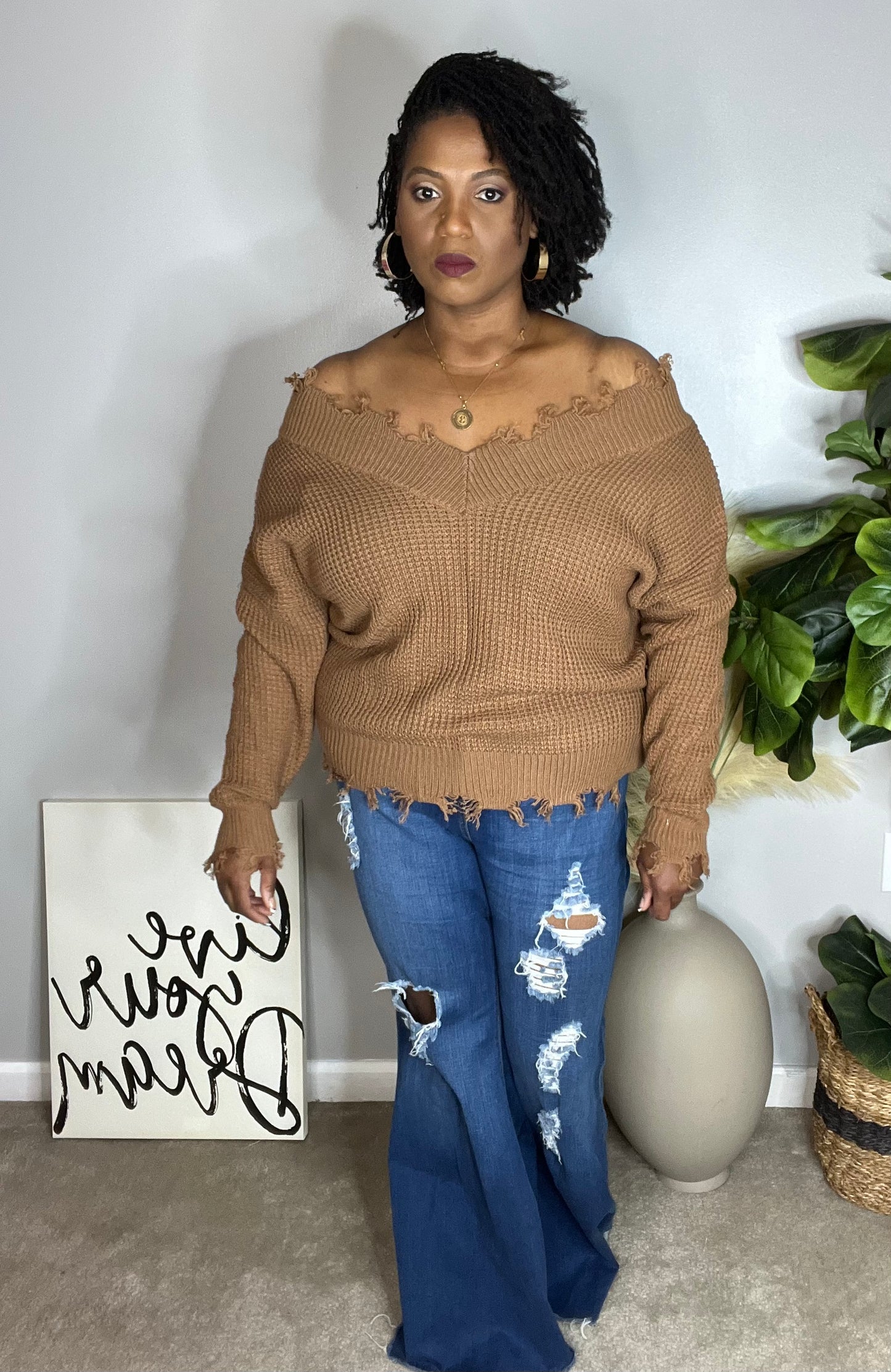 FRAYED OUT V-NECK SWEATER | MOCHA
