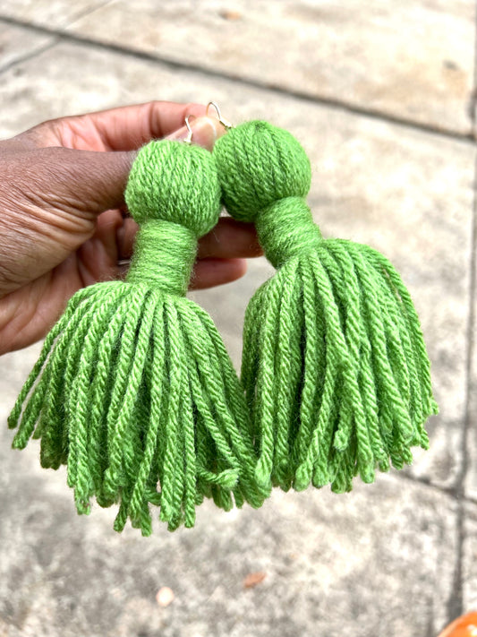 *CUSTOM/MAKE IT YOUR OWN* | REGULAR TASSEL YARN EARRINGS
